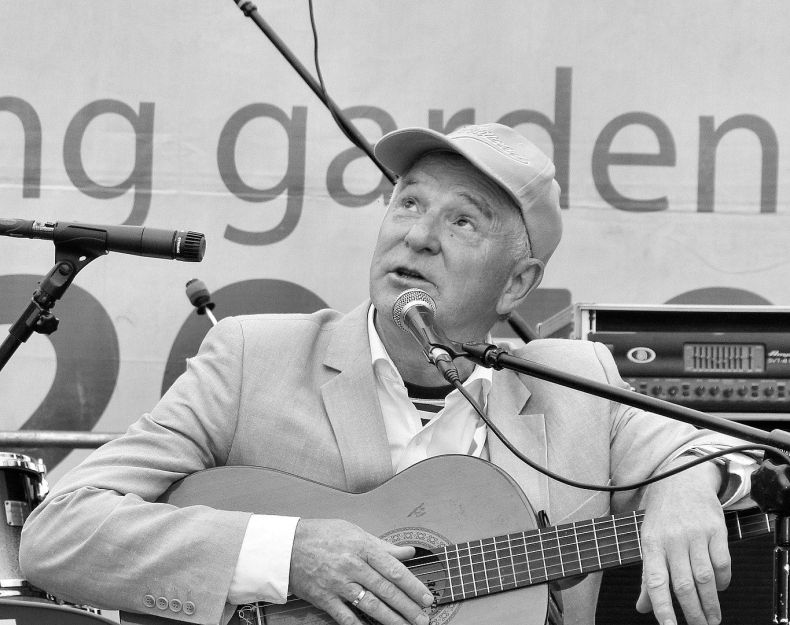 Zmarł Jerzy Porębski, legenda szant - GospodarkaMorska.pl