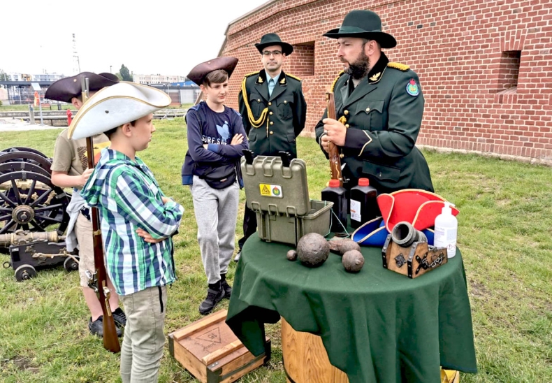 Szkoła Kadetów w Reducie Morast [ZDJĘCIA] - GospodarkaMorska.pl
