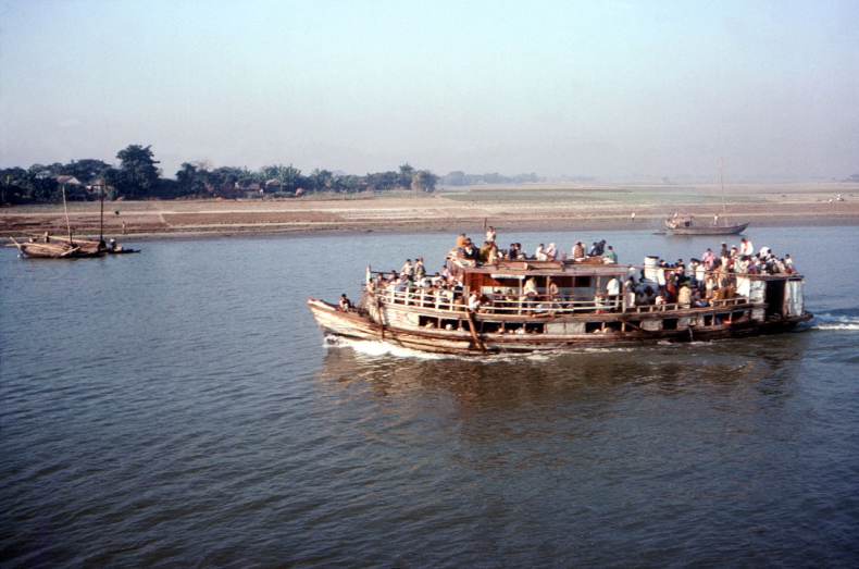 Katastrofa promu w Bangladeszu, 21 ofiar - GospodarkaMorska.pl