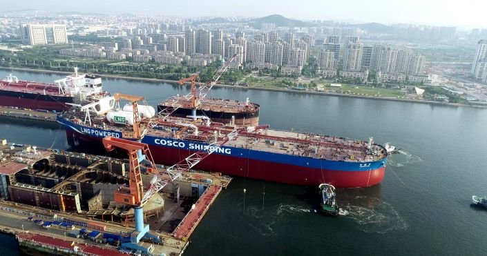 Pierwsze na świecie VLCC zasilane LNG rozpoczyna próby morskie - GospodarkaMorska.pl
