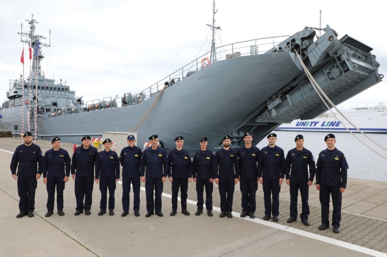 Polscy marynarze w zespole okrętów NATO [ZDJĘCIA] - GospodarkaMorska.pl