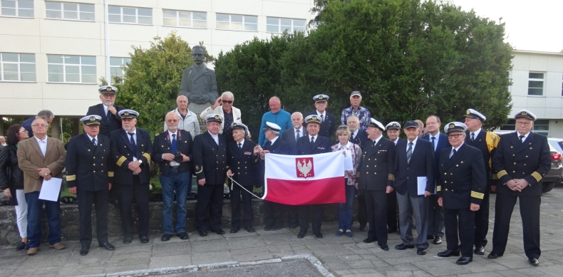 Polscy kapitanowie. Spotkanie z Białoczerwoną Banderą. Możliwe tylko w salach Uniwersytetu Morskiego Gdyni - GospodarkaMorska.pl
