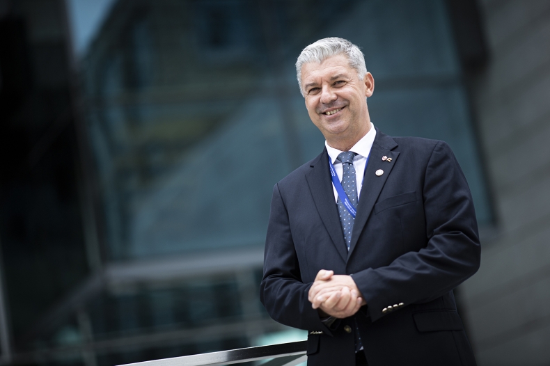 Tomasz Chamera ponownie na czele Polskiego Związku Żeglarskiego - GospodarkaMorska.pl