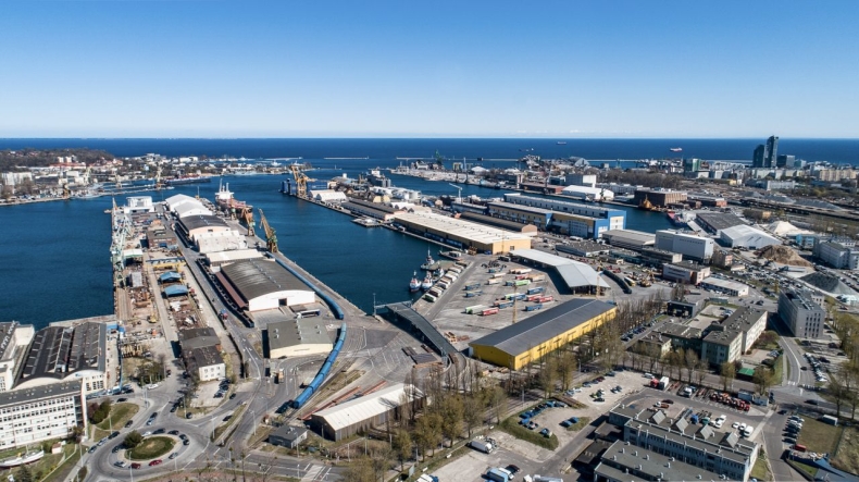 Wycieczka autobusowa po Porcie Gdynia - GospodarkaMorska.pl