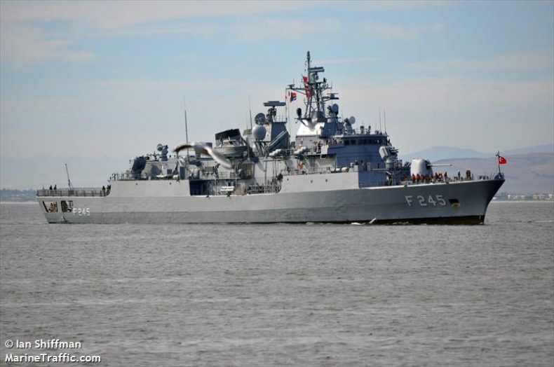 Turecki okręt wojenny kontra grecki statek badawczy - incydent na Morzu Śródziemnym - GospodarkaMorska.pl