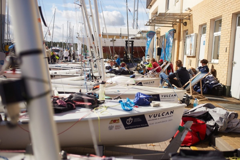 Rozpoczęły się mistrzostwa Polski klas olimpijskich w żeglarstwie - GospodarkaMorska.pl