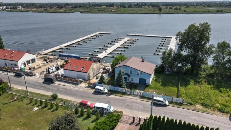 Wyspa Sobieszewska. Nowa przystań jachtowa już dostępna dla żeglarzy - GospodarkaMorska.pl