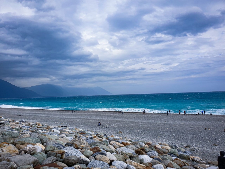 Chińskie manewry wojskowe na plaży położonej naprzeciw Tajwanu - GospodarkaMorska.pl