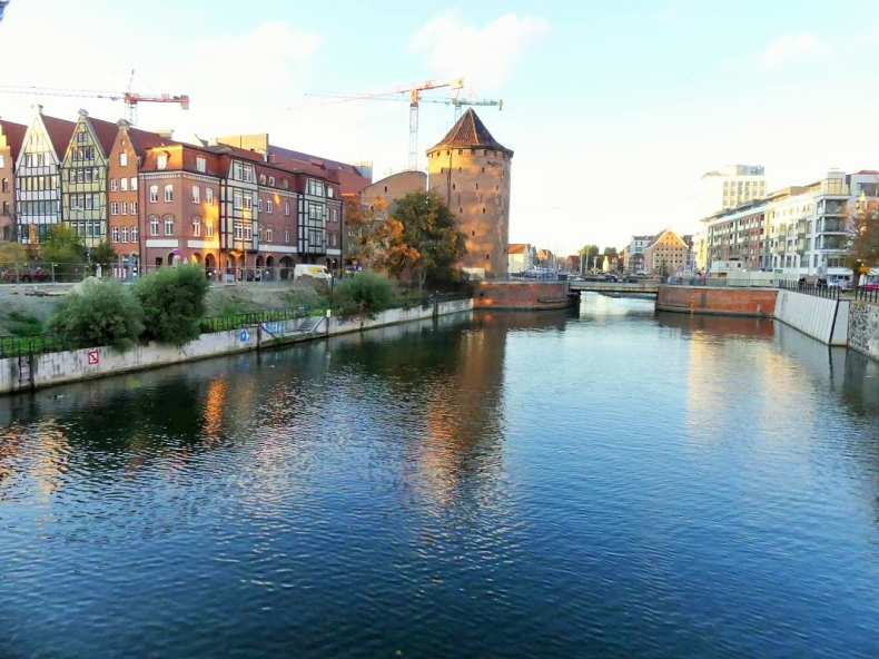 Trwa przebudowa Mostu Stągiewnego. Dzięki niej powstanie nowa marina w Gdańsku [ZDJĘCIA] - GospodarkaMorska.pl