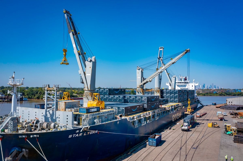 Amazon transportuje kontenery bulkerami - GospodarkaMorska.pl