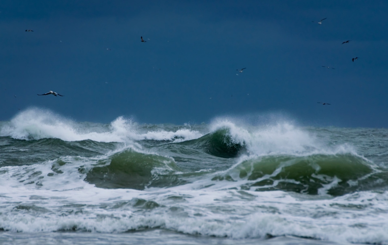IMGW: bardzo silny wiatr nad morzem; będzie jeszcze gorzej, nawet 100km/h - GospodarkaMorska.pl