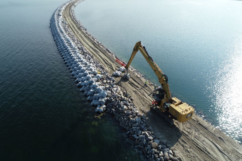 Przekop Mierzei Wiślanej. Trwają testy drugiego mostu i budowa wyspy [WIDEO, ZDJĘCIA] - GospodarkaMorska.pl