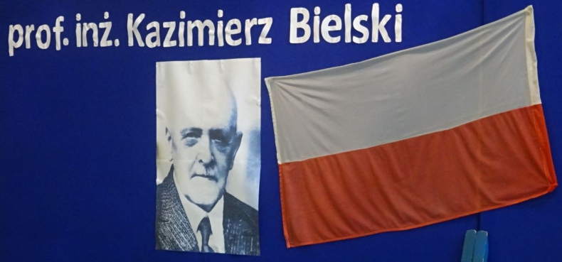 Inżynier Kazimierz Bielski, wychowawca morskich mechaników, uhonorowany w Zespole Szkół Technicznych Tczewie - GospodarkaMorska.pl