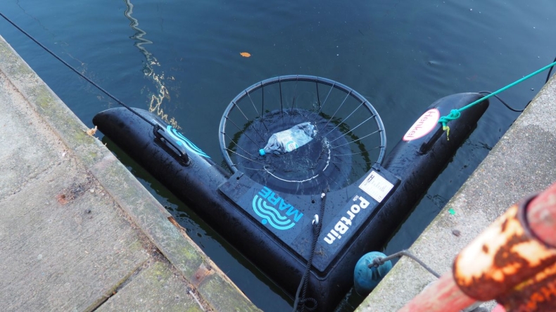 Kolejny morski kosz na śmieci na wybrzeżu – tym razem w Pucku - GospodarkaMorska.pl