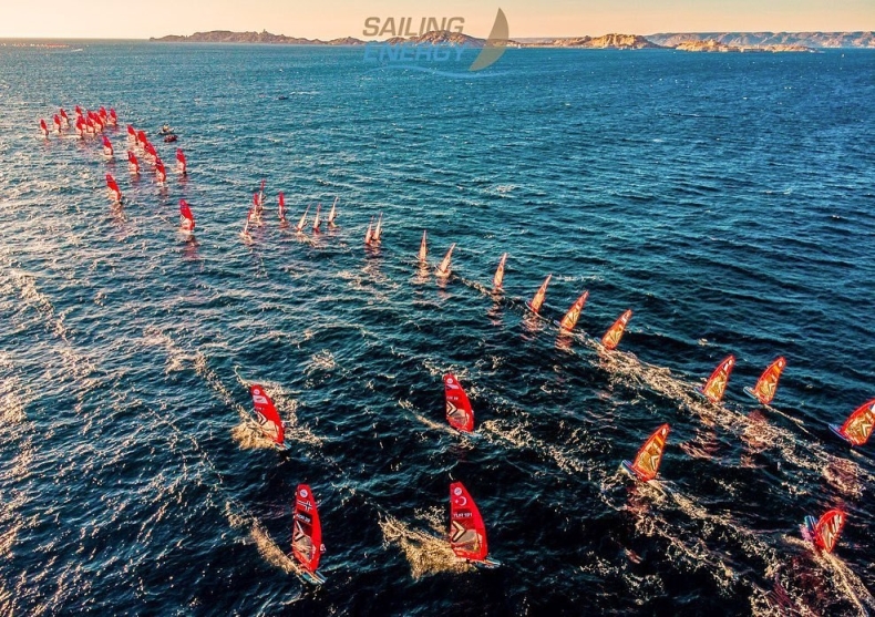 Pierwszy medal dla Polski w historii nowej olimpijskiej klasy iQFoil - GospodarkaMorska.pl