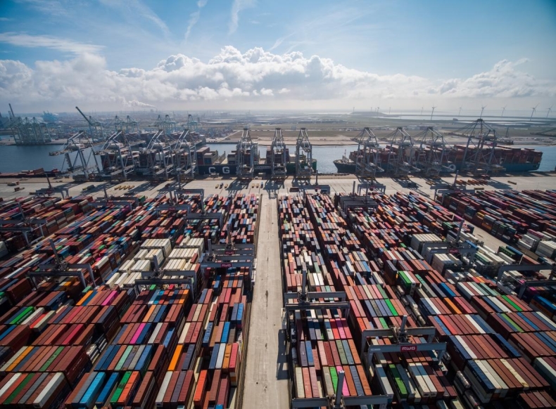 Rotterdam World Gateway współpracuje z Shell nad osiągnięciem neutralności emisyjnej - GospodarkaMorska.pl