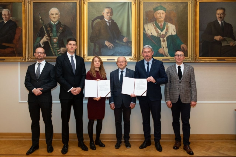 Orsted i Politechnika Warszawska będą kształcić specjalistów morskiej energetyki wiatrowej - GospodarkaMorska.pl