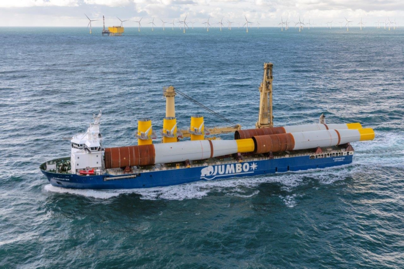 Armator Jumbo Shipping zakończył transport dużych elementów morskiej farmy Horsnea Two - GospodarkaMorska.pl