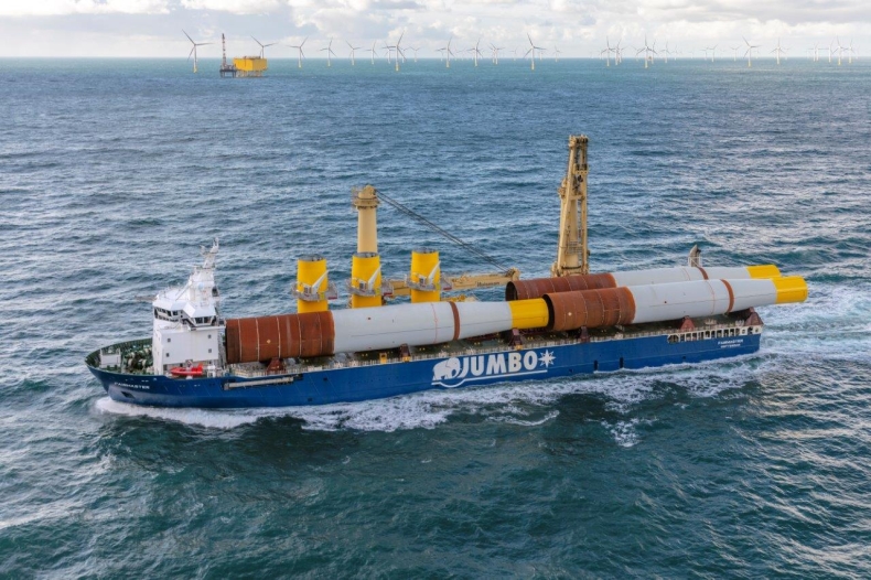 Armator Jumbo Shipping zakończył transport dużych elementów morskiej farmy Horsnea Two - GospodarkaMorska.pl