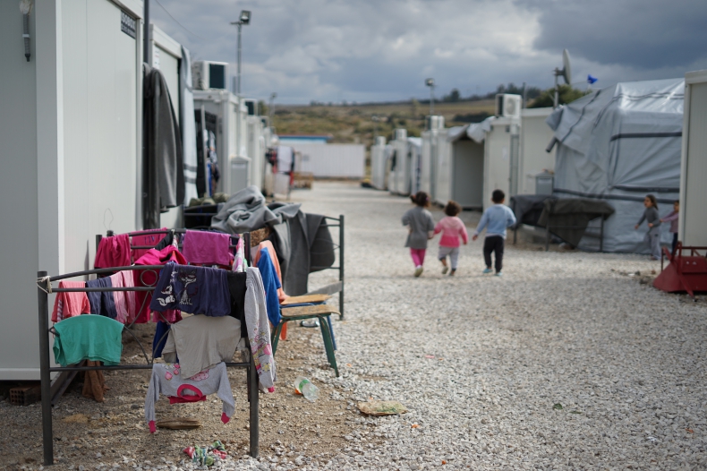 Włochy. Prawie tysiąc migrantów w przepełnionym ośrodku na Lampedusie - GospodarkaMorska.pl