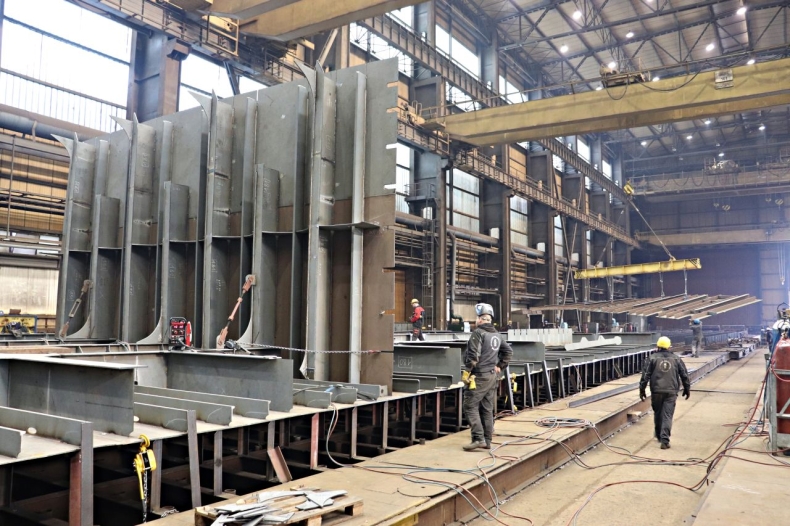 Stocznia "Wulkan" buduje dok pływający dla "Gryfii". Rozpoczął się montaż pierwszej ściany [ZDJĘCIA] - GospodarkaMorska.pl