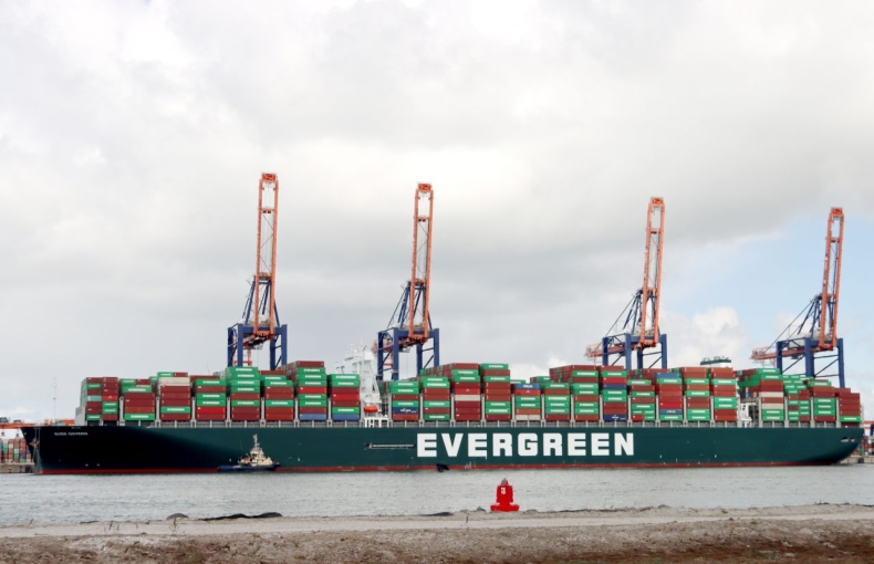 Ever Given naprawiony, wraca na trasę [WIDEO] - GospodarkaMorska.pl