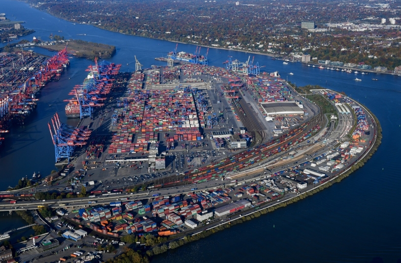 Dobre wyniki w przeładunkach morskich w porcie Hamburg w pierwszych dziewięciu miesiącach - GospodarkaMorska.pl