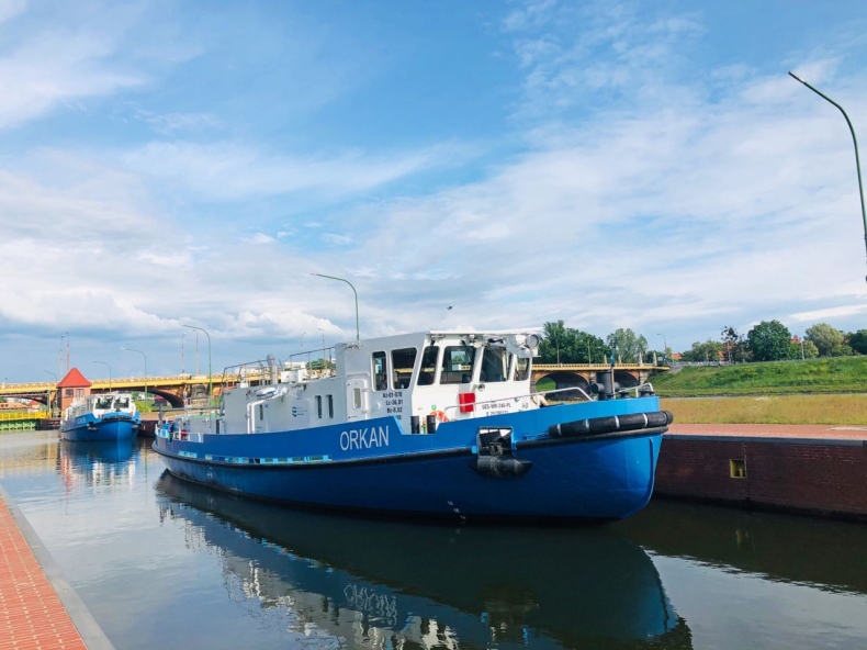 Sześć lodołamaczy zabezpieczy Zbiornik Włocławski - GospodarkaMorska.pl