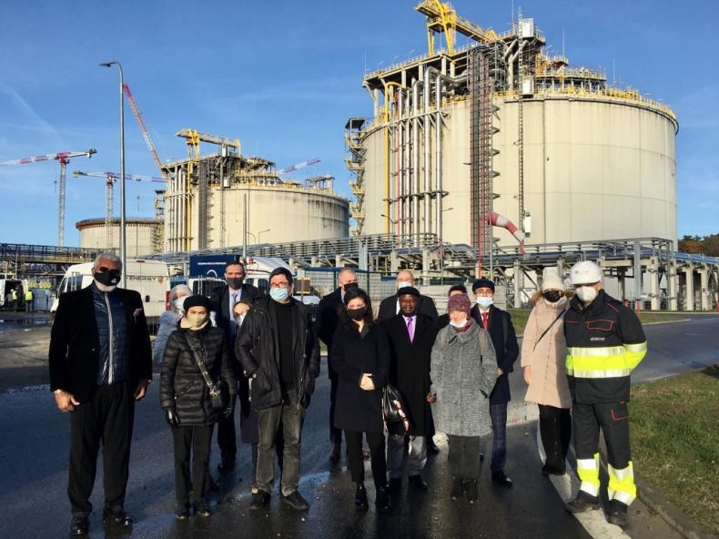 Delegacja IMO z wizytą w portach Szczecin-Świnoujście - GospodarkaMorska.pl