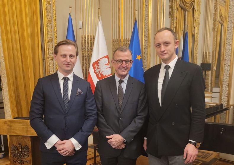 Stocznia Crist laureatem konkursu Eksporter Roku do Francji - GospodarkaMorska.pl