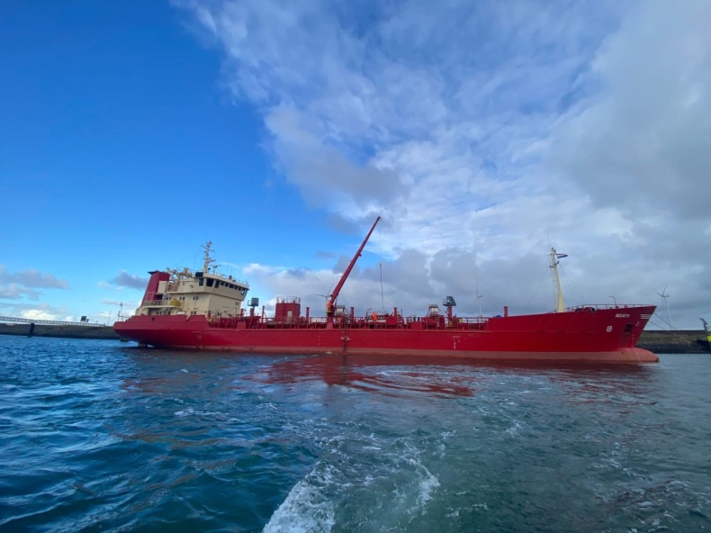 Unibaltic sprzedał 30-letni statek - GospodarkaMorska.pl