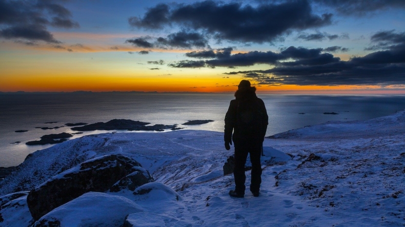 IMO wzywa operatorów statków do stosowania bezemisyjnych paliw na wodach Arktyki  - GospodarkaMorska.pl
