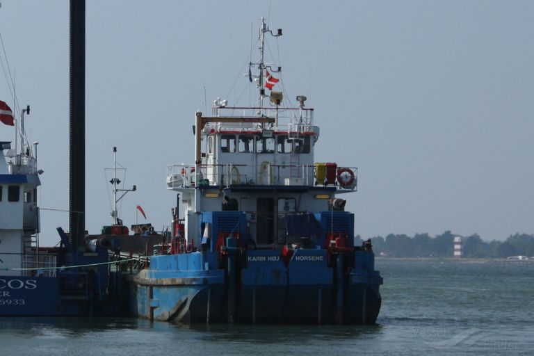 W przewróconym do góry dnem statku znaleziono zwłoki marynarza - GospodarkaMorska.pl