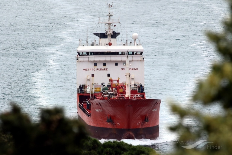 Turcja. Cieśnina Bosfor była zamknięta po awarii tankowca przewożącego chemikalia [WIEO, ZDJĘCIA] - GospodarkaMorska.pl