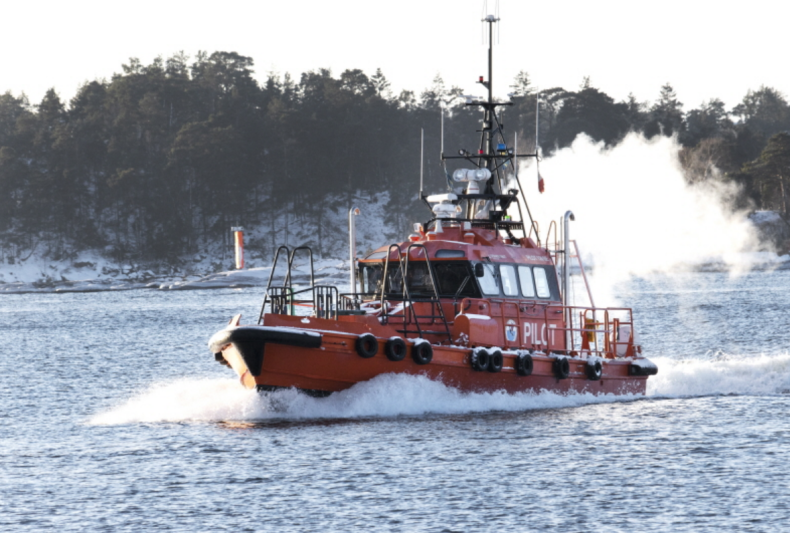 Szwedzi zwodowali pierwszą na świecie łódź pilotową napędzaną metanolem - GospodarkaMorska.pl