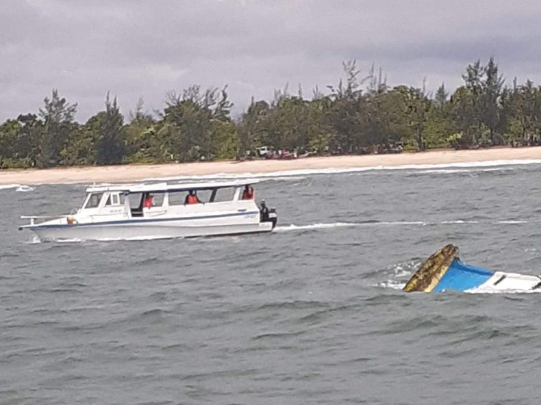 Katastrofa statku na Madagaskarze - liczba ofiar wzrosła do 64 - GospodarkaMorska.pl