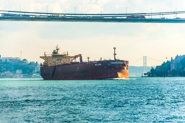 Więcej ładunków LNG zmierza do Europy, by złagodzić kryzys energetyczny - GospodarkaMorska.pl