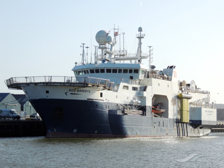 Statek NGO z ponad 550 migrantami płynie na Sycylię - GospodarkaMorska.pl