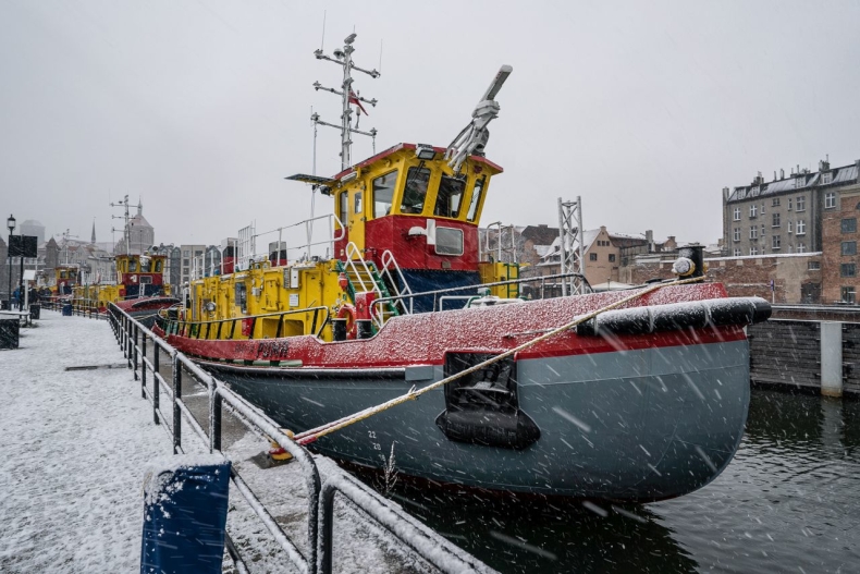 Rozpoczęła się akcja lodołamania na Odrze - GospodarkaMorska.pl
