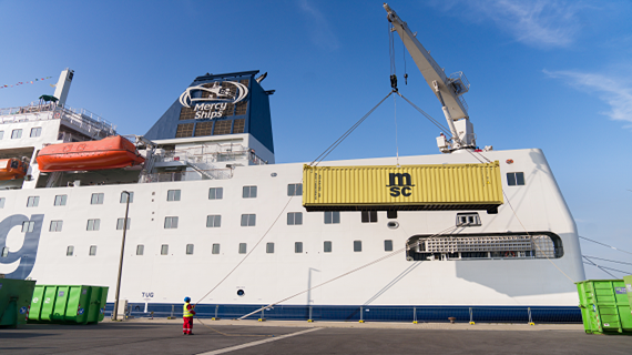 MSC kontynuuje darmowe transporty kontenerów dla Mercy Ships - GospodarkaMorska.pl
