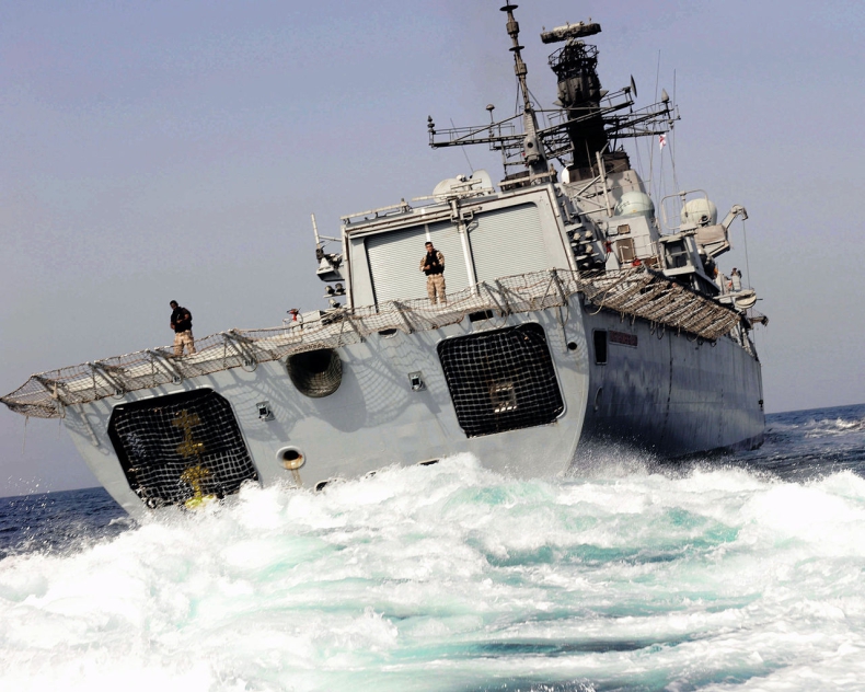 Rosjanie staranowali sonary brytyjskiej fregaty - GospodarkaMorska.pl