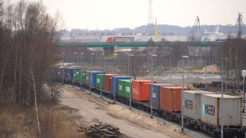 Spółka zależna PKP Cargo uruchomi w styczniu sieć drogowych połączeń drobnicowych - GospodarkaMorska.pl