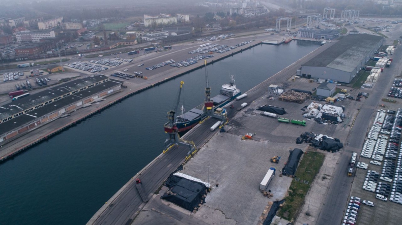 Siark-Port przeładowuje nawozy w Wolnym Obszarze Celnym w Porcie Gdańsk - GospodarkaMorska.pl