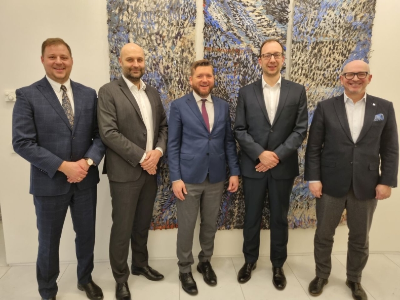 PSEW z dotychczasowym prezesem, zmiany na stanowiskach wiceprezesów - GospodarkaMorska.pl