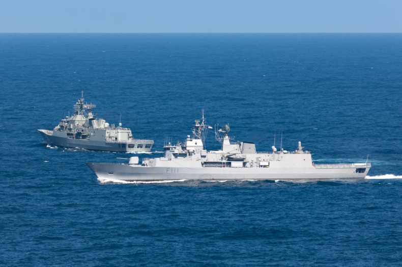 Nowa Zelandia wysłała dwa okręty wojenne z pomocą do Królestwa Tonga - GospodarkaMorska.pl