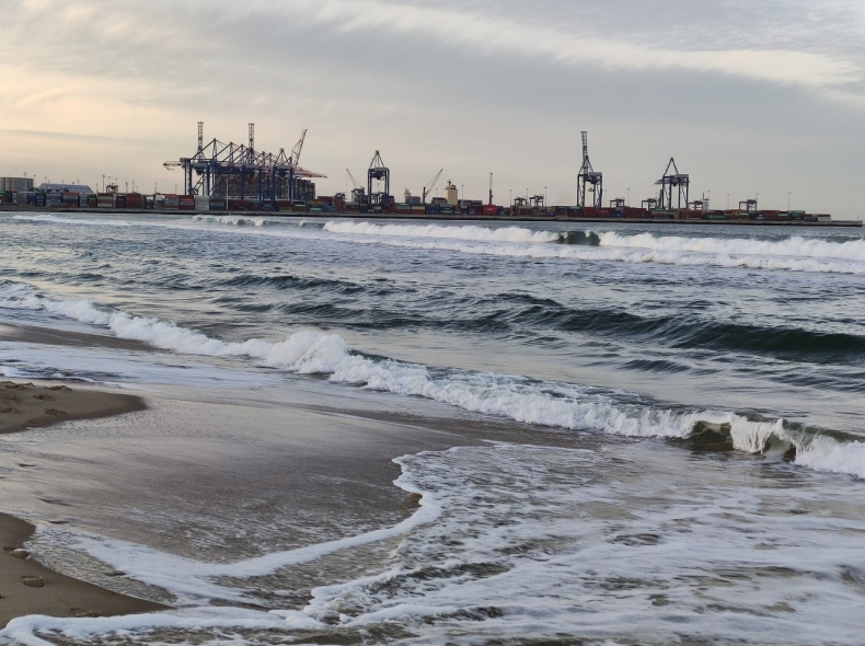 Sztorm na Bałtyku; zawieje 10 w skali Beauforta - GospodarkaMorska.pl