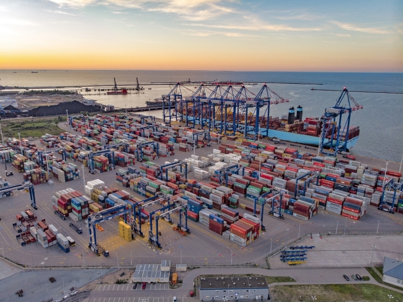Prezes Portu Gdańsk na EEC Trends o łańcuchach dostaw: "Mamy szanse na rozwój, myślimy o 7 mln TEU" - GospodarkaMorska.pl