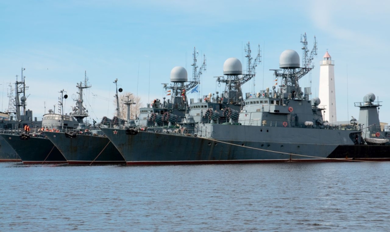 Rosyjskie okręty desantowe wpłynęły na Morze Czarne - GospodarkaMorska.pl
