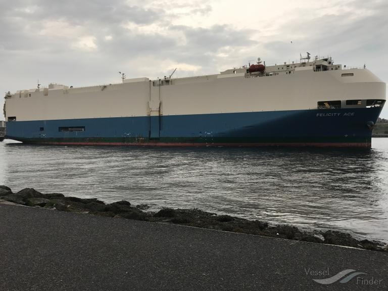 Portugalia. Pożar statku handlowego w pobliżu Azorów - GospodarkaMorska.pl