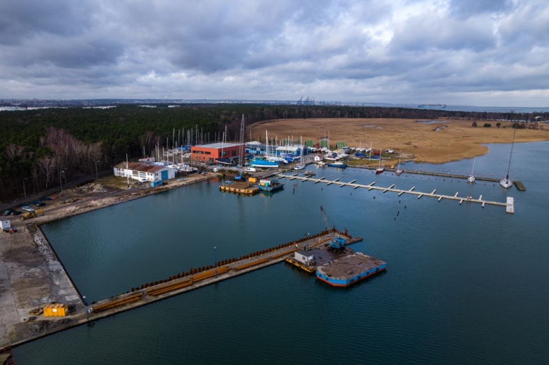Port jachtowy w Górkach Zachodnich w rozbudowie. Powstanie 180 miejsc dla jachtów [WIDEO] - GospodarkaMorska.pl